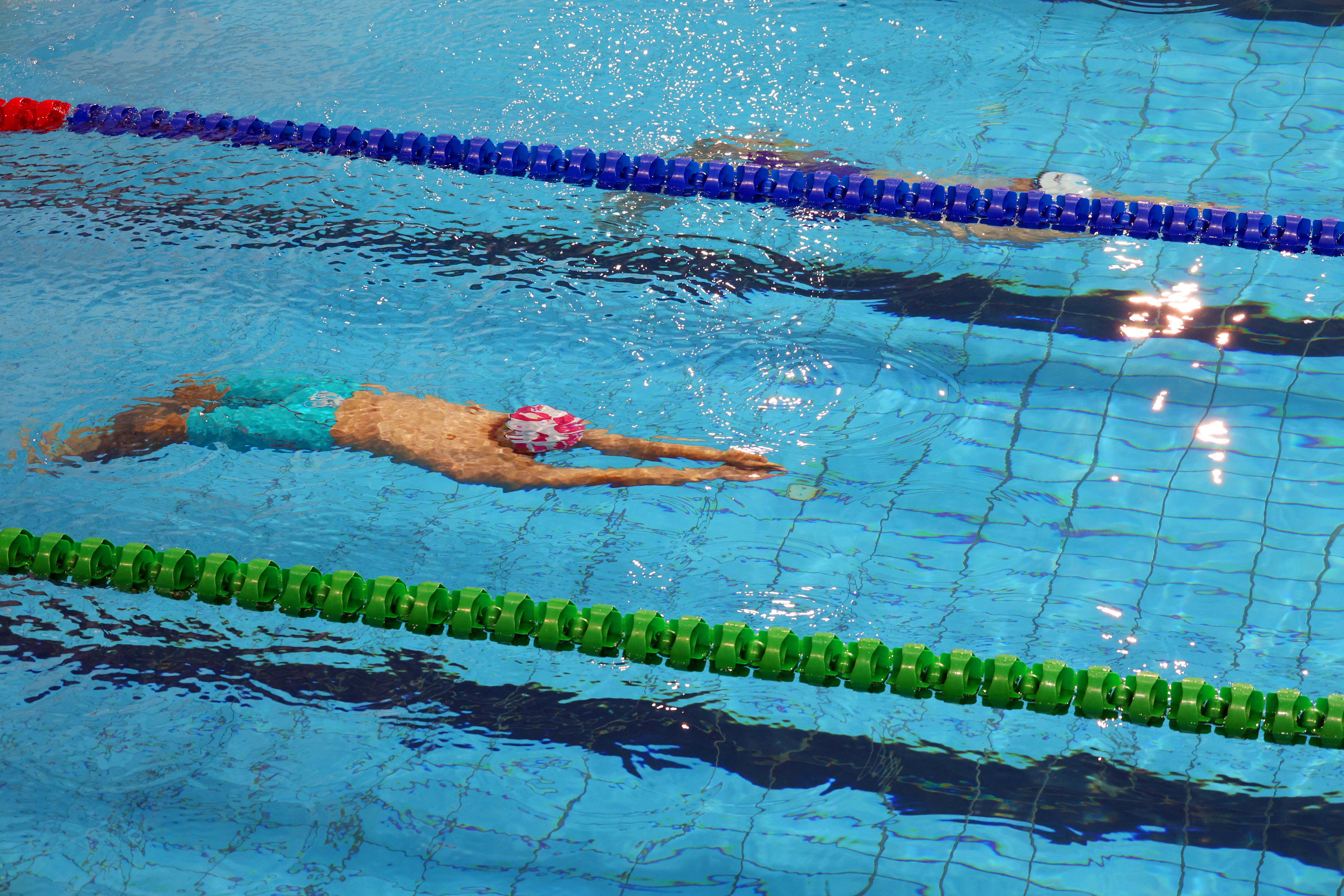 游泳2.jpg 游泳2.jpg