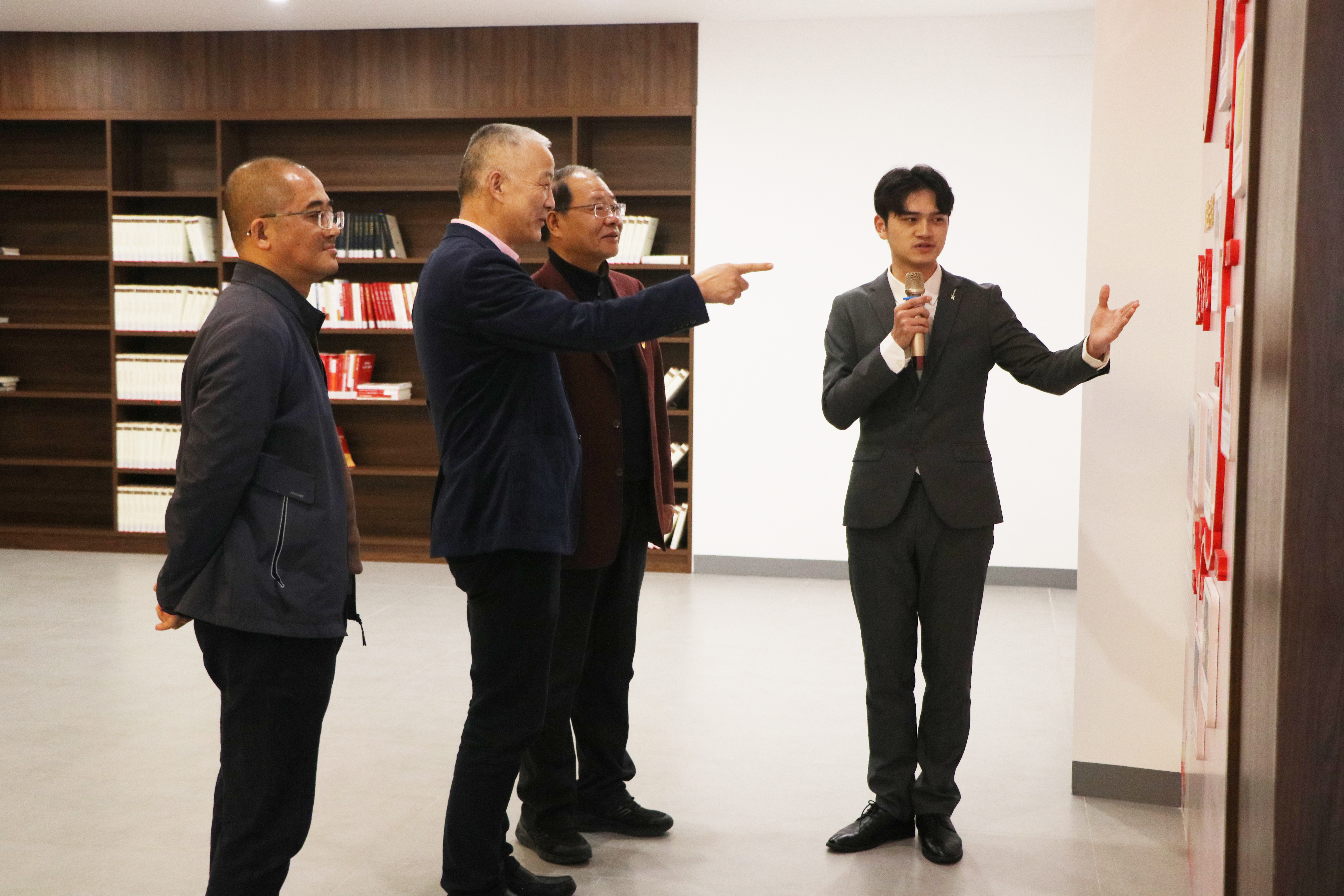 IMG_0105.jpg IMG_0105.jpg