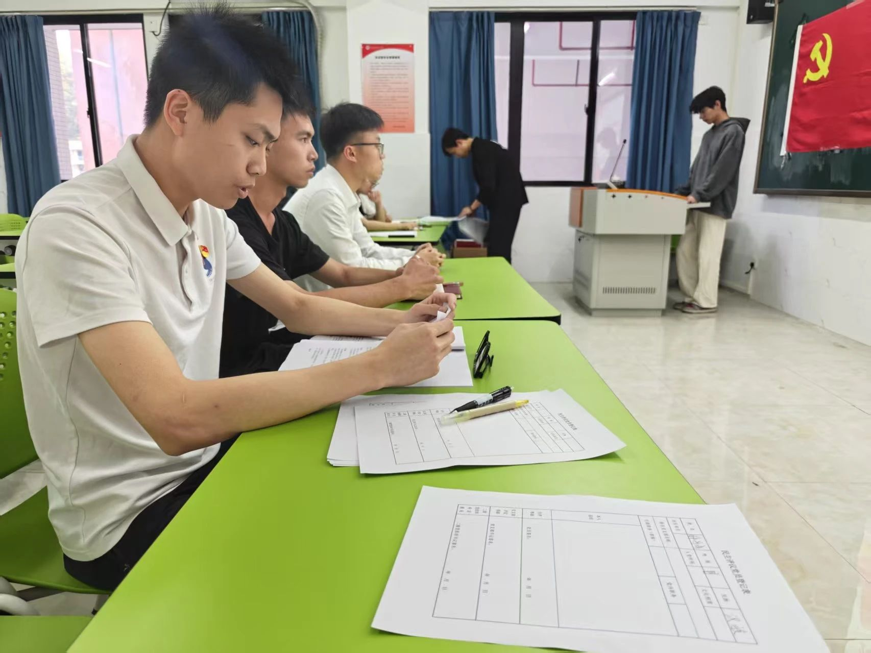 5527dad69aff47edafacc91305808817.png 5527dad69aff47edafacc91305808817.png