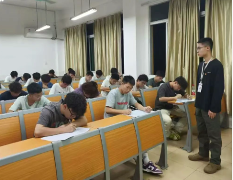 屏幕截图 2025-05-21 224909.png 屏幕截图 2025-05-21 224909.png