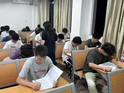 屏幕截图 2025-05-21 224921.png 屏幕截图 2025-05-21 224921.png