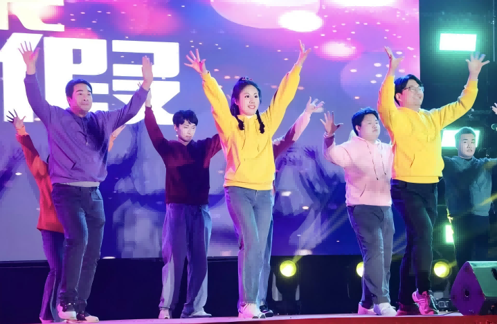 屏幕截图 2025-12-14 235303(1).png 屏幕截图 2025-12-14 235303(1).png