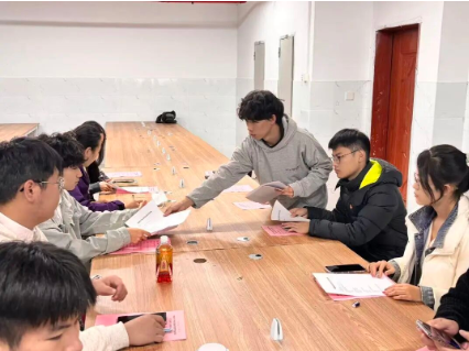 屏幕截图 2025-12-27 181041.png 屏幕截图 2025-12-27 181041.png